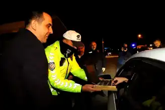 Çankırı Valisi'nden Yılbaşı Görevlilerine Ziyaret