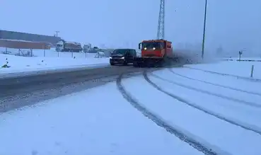 Çerkeş'te Yoğun Kar Yağışı: Kar Mücadelesi Devam Ediyor