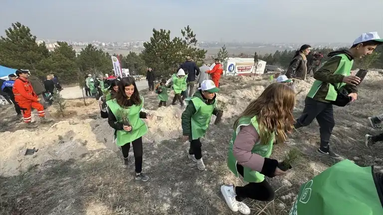 Milli Ağaçlandırma Gününde Binlerce Fidan Dikildi