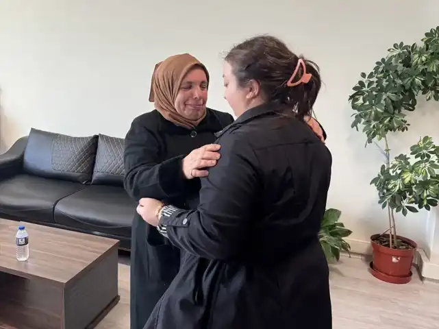 28 Yıl Sonra Anne-Kız Kavuşması