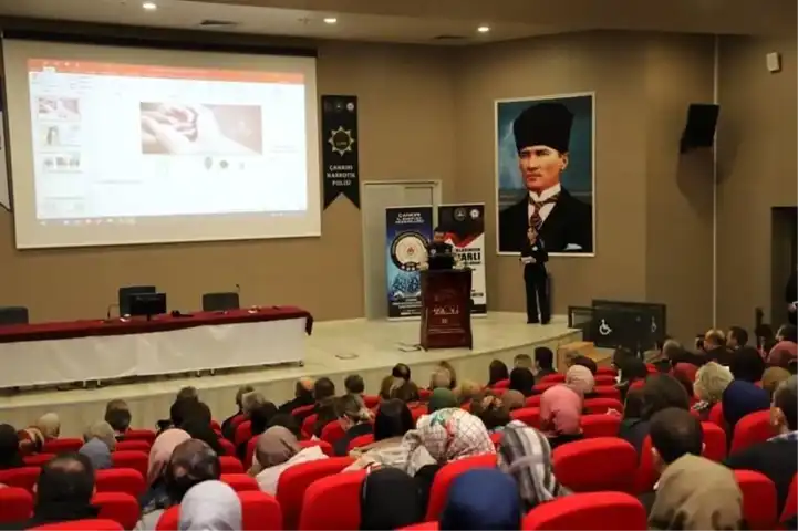 Ailelere Uyarı: Kot Cepleri Uyuşturucu Saklama Yeri Olabilir!