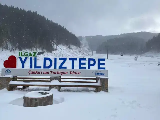 Dağ Eteklerindeki Kayak Merkezi'nde Sezon Başladı!